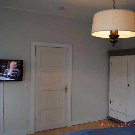Ruhige Ferienwohnung In Der City Koenigswohnung Kiel Exterior foto