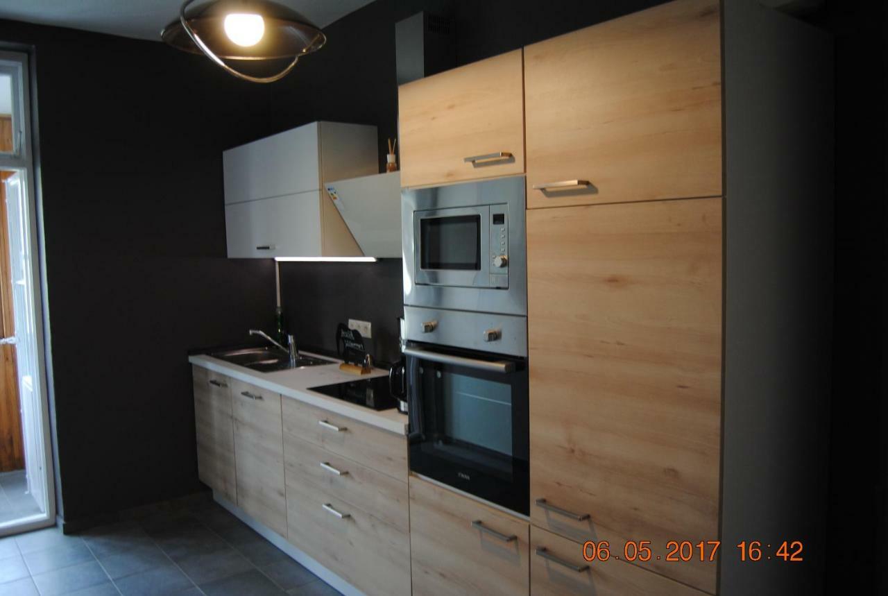 Ruhige Ferienwohnung In Der City Koenigswohnung Kiel Exterior foto