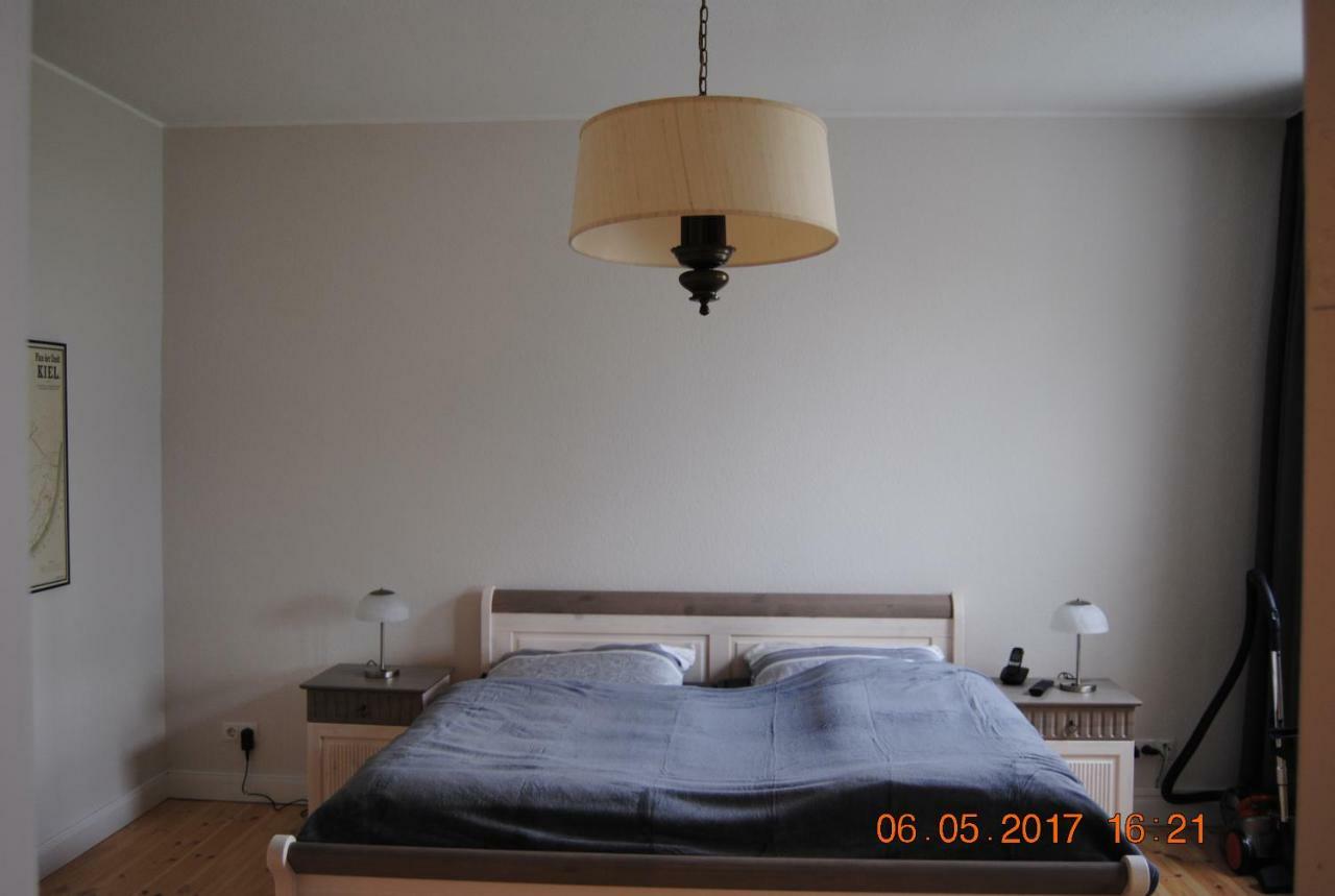 Ruhige Ferienwohnung In Der City Koenigswohnung Kiel Exterior foto